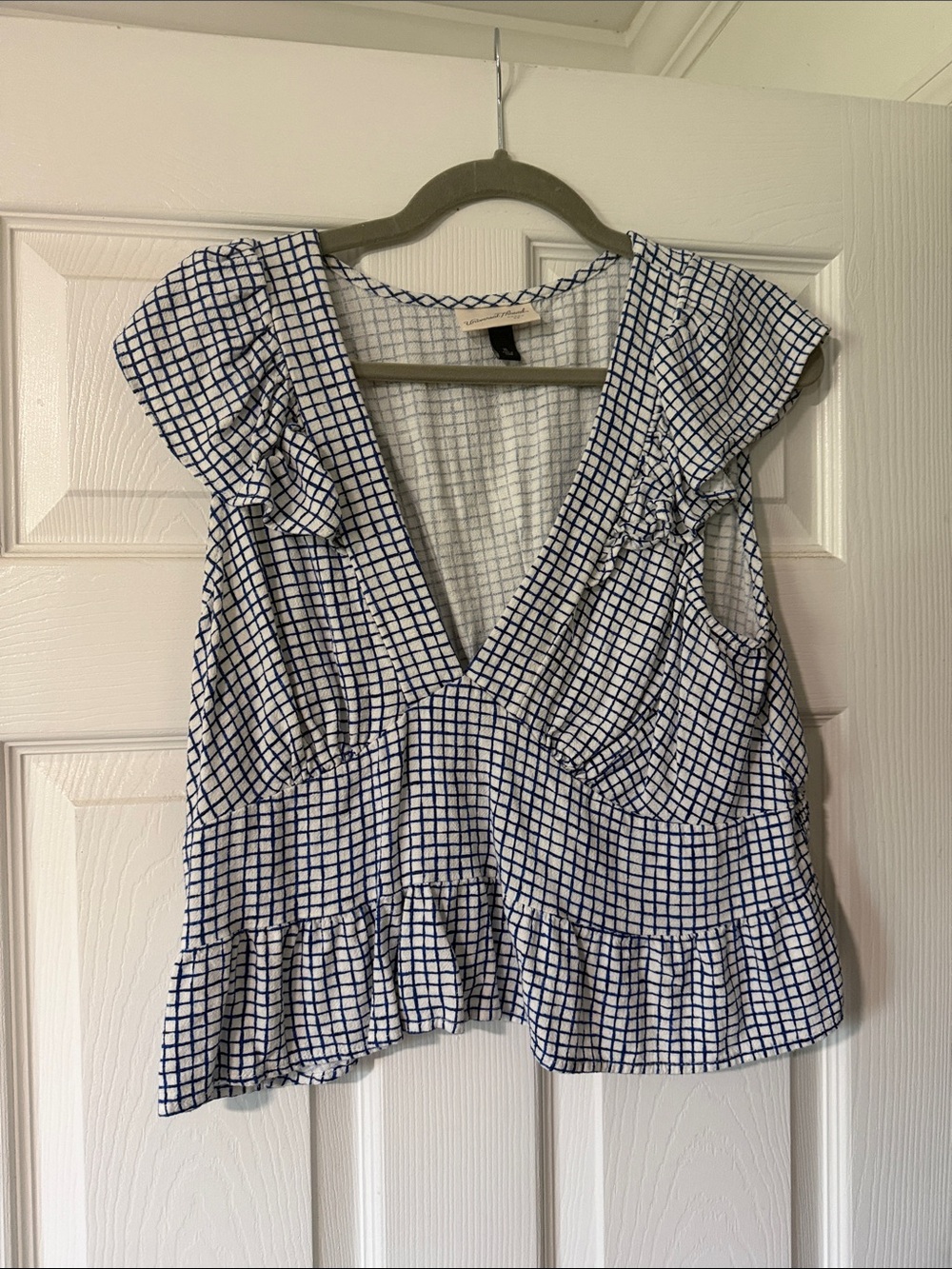Universal Thread White & Navy Grid Ruffle V-Neck Crop Top